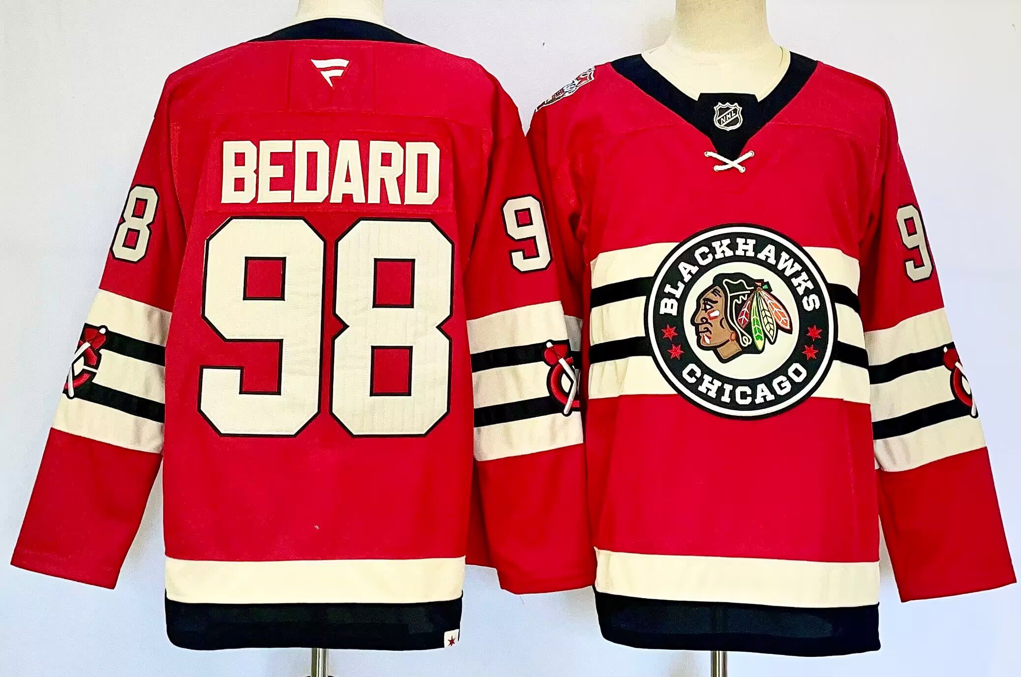 Men Chicago Blackhawks #98 Connor Bedard Red 2025 Home Premier Player NHL Jersey->chicago blackhawks->NHL Jersey